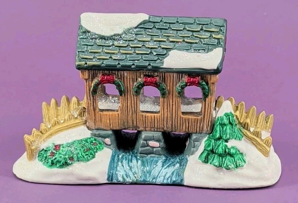 2003 Cobblestone Corners Village COVERED BRIDGE Christmas Ceramic